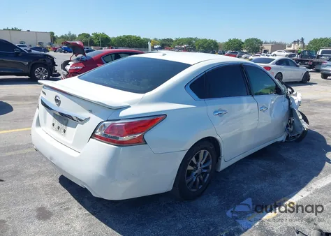 2015 Nissan Altima 2.5 S z USA, uszkodzony, nr VIN 1N4AL3AP8FC212909
